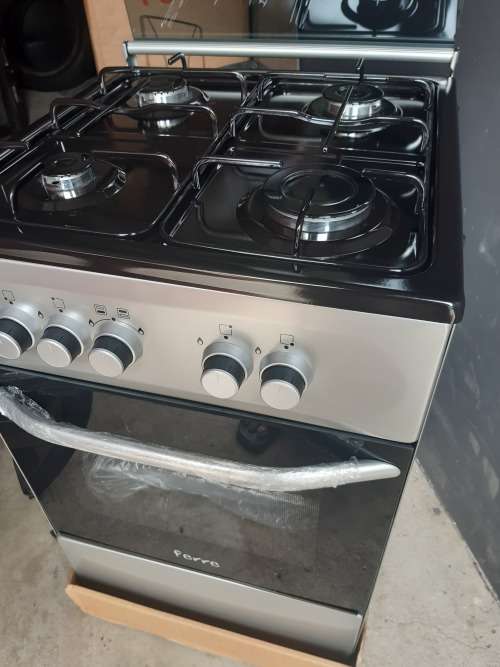 BEST PRICED FERRE GAS STOVE WITH GAS OVEN AND GRILL. FREE TRIGGER LIGHTER